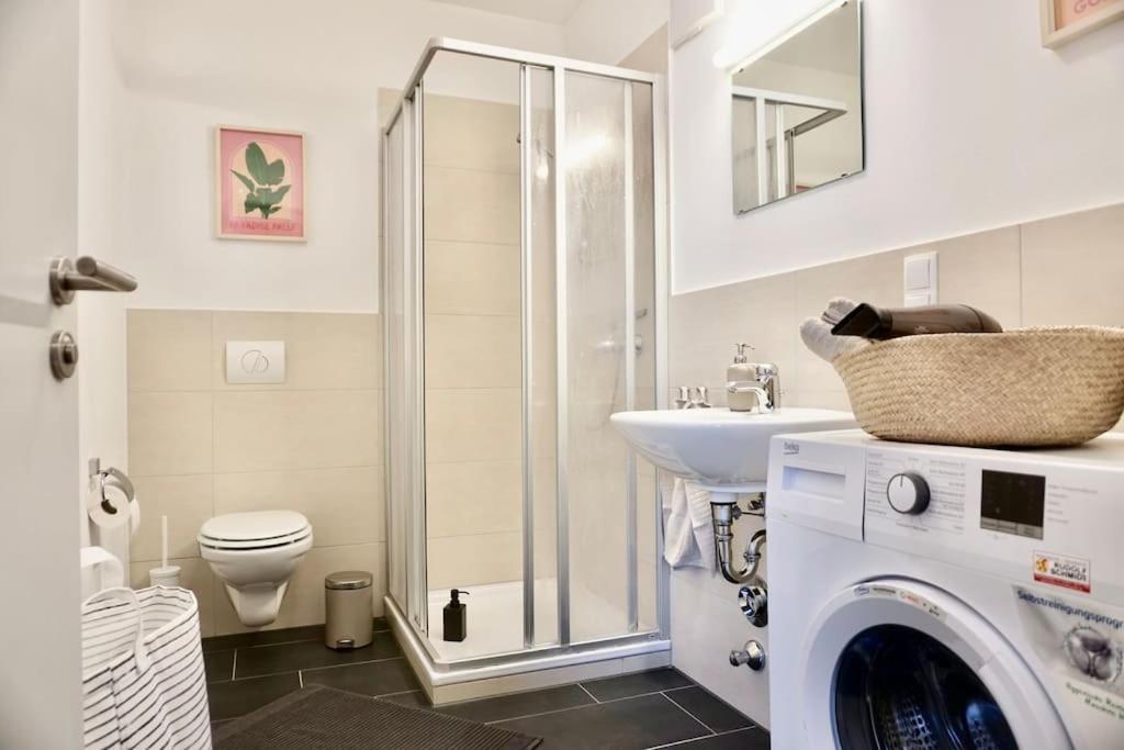 Stylisches Studio Mit Privatem Stellplatz Wenige Minuten Von Der Innenstadt & Mosel Coblenza Esterno foto