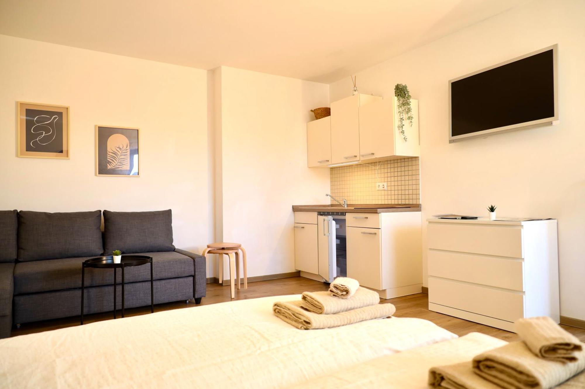Stylisches Studio Mit Privatem Stellplatz Wenige Minuten Von Der Innenstadt & Mosel Coblenza Esterno foto
