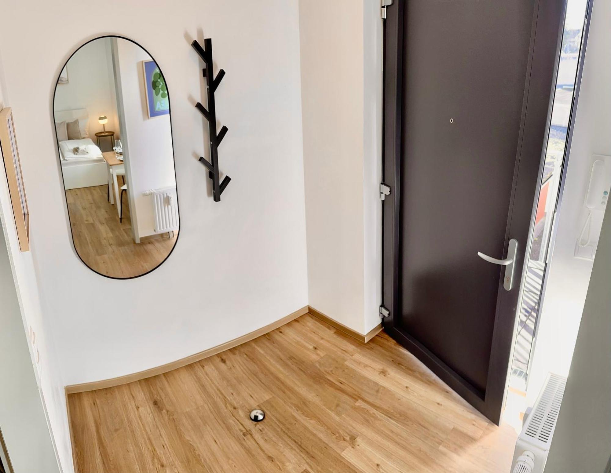 Stylisches Studio Mit Privatem Stellplatz Wenige Minuten Von Der Innenstadt & Mosel Coblenza Esterno foto